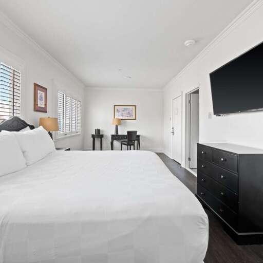 Kstark 1509stcharles Room28 3